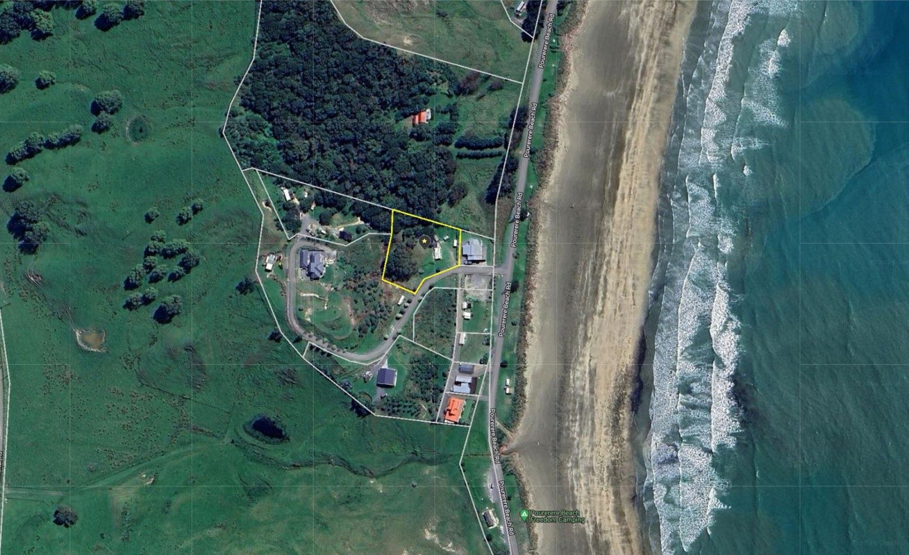 62A Pourerere Beach Road, Pourerere, Omakere - Carousel 10