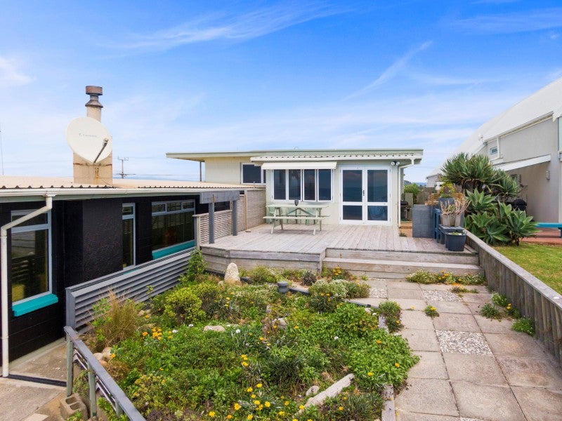 225A PUKEHINA PARADE, PUKEHINA, Western Bay Of Plenty - Carousel 1