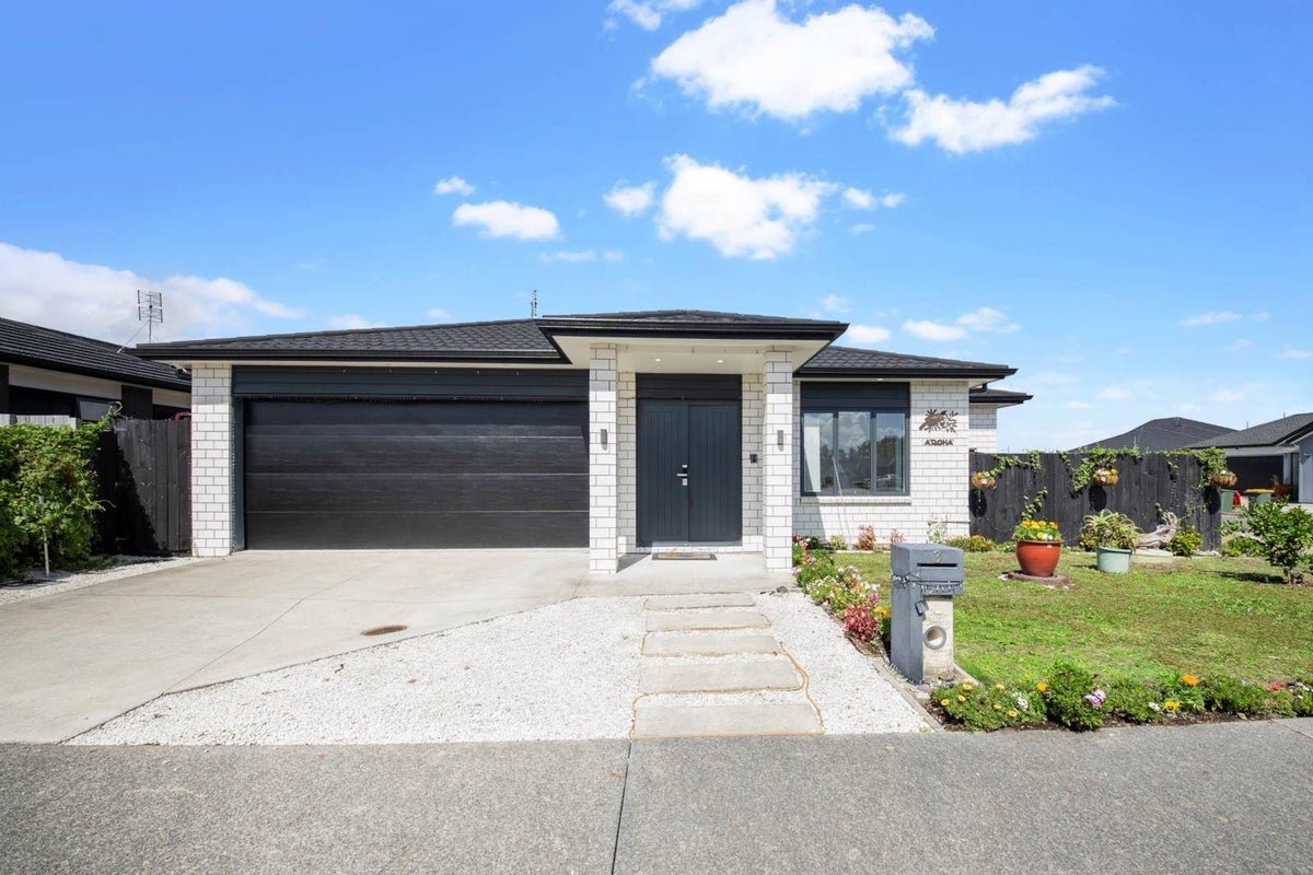 3 Earlywood Road, Ardmore, Papakura - Carousel 1