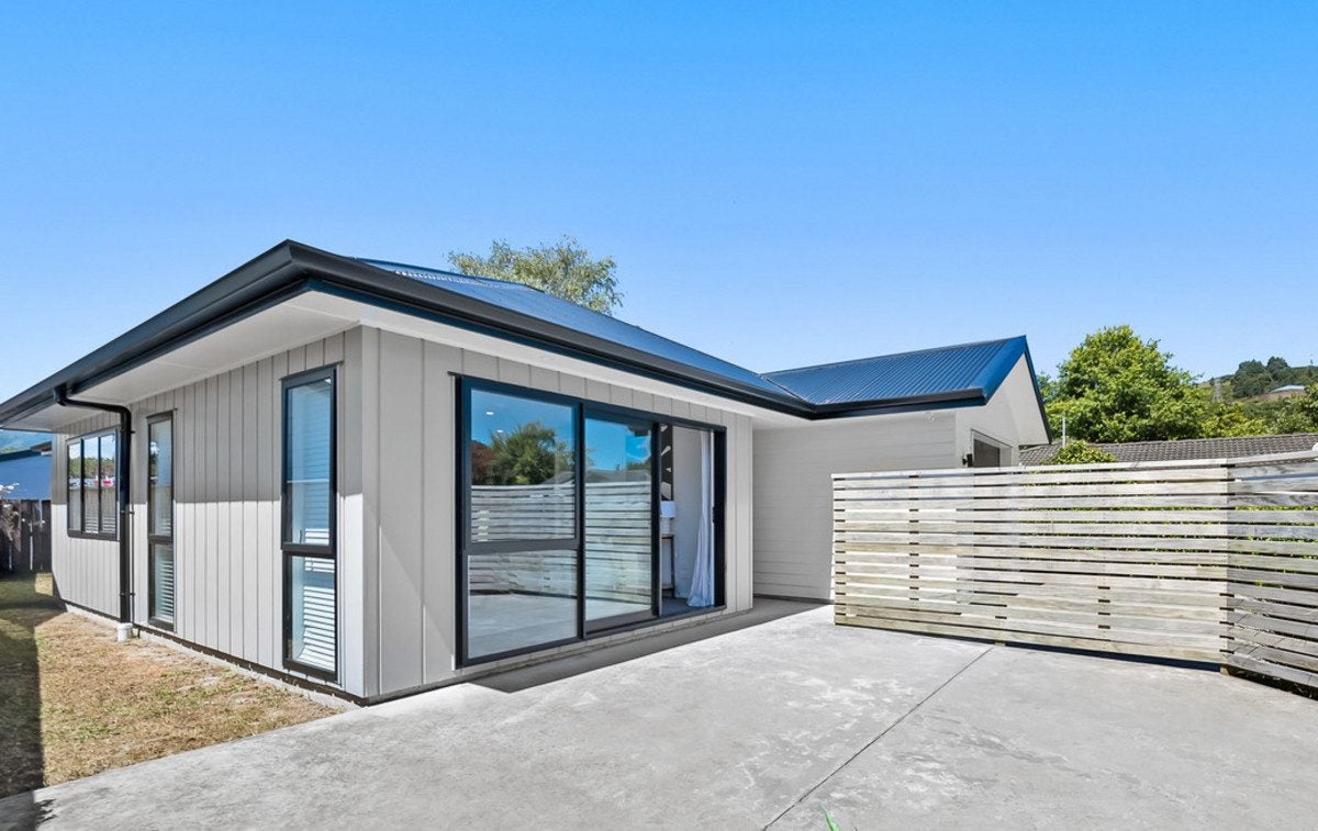 33C Gemstone Drive, Birchville, Upper Hutt - Carousel 1