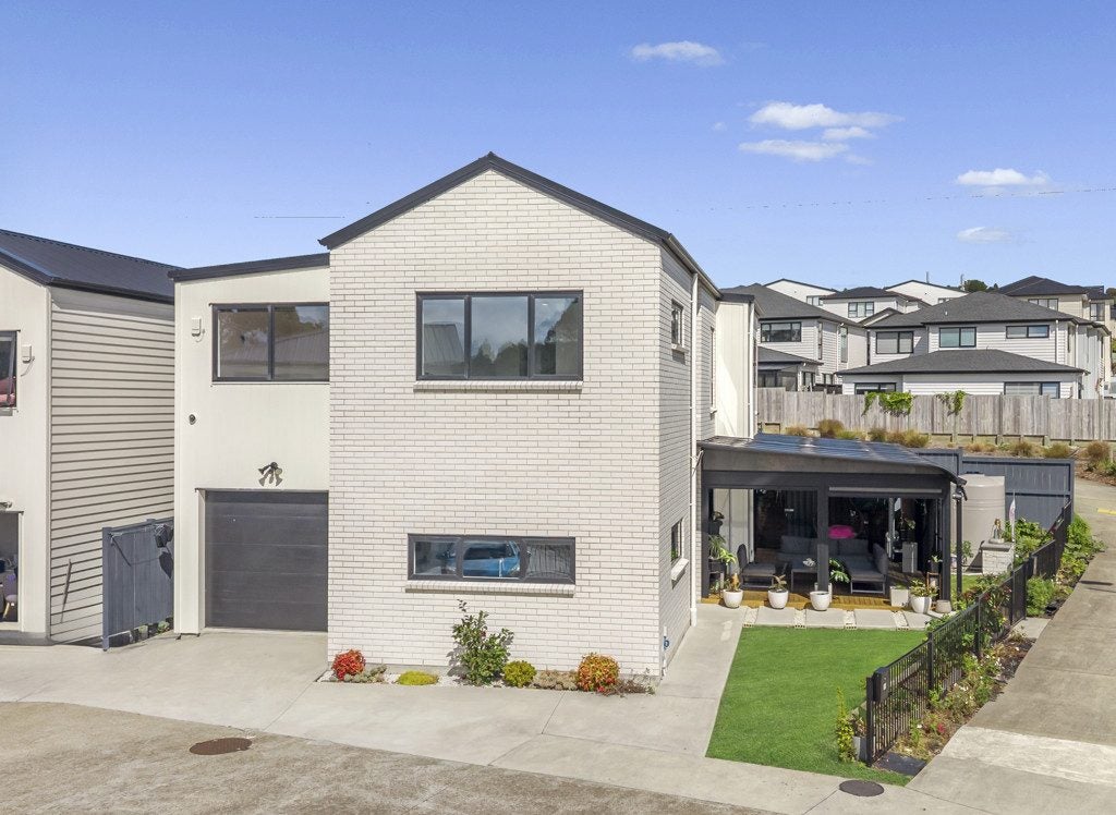 23 Tannaghmore Drive, Flat Bush, Manukau City, Auckland - Carousel 1