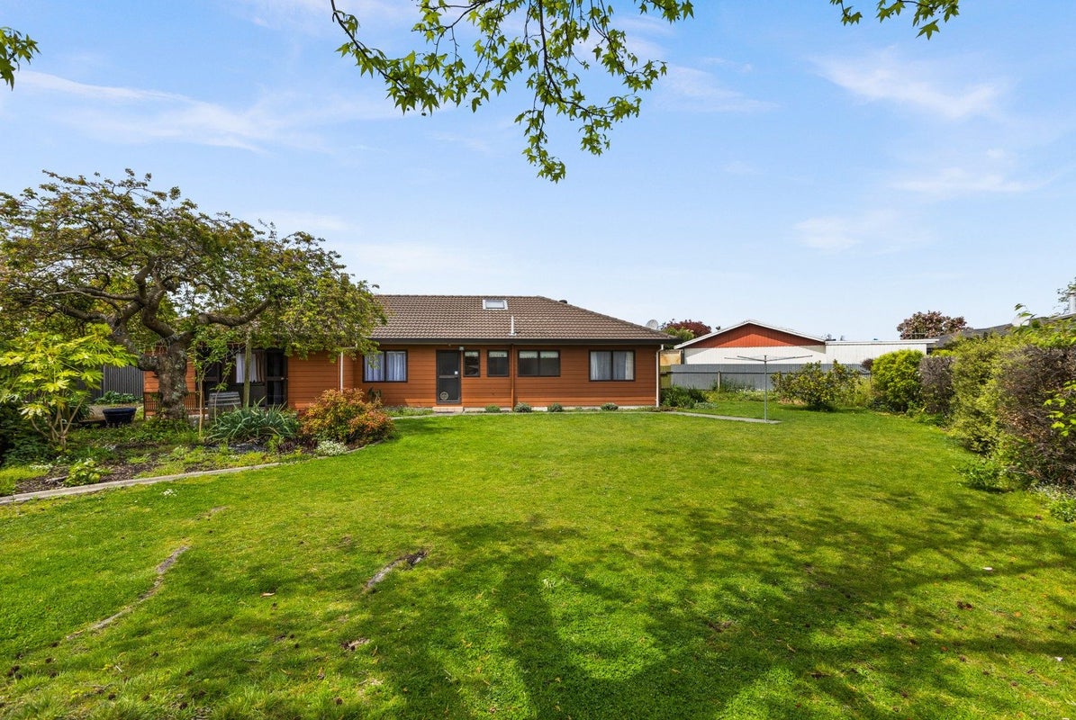 1311 Caroline Road, Mayfair, Hastings - Carousel 14