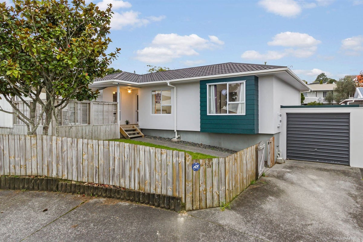 2/39 Sungrove Rise, Sunnyvale, Auckland - Carousel 1