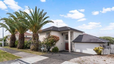 425 Old Te Atatu Road, Te Atatu Peninsula, Auckland - Carousel 1