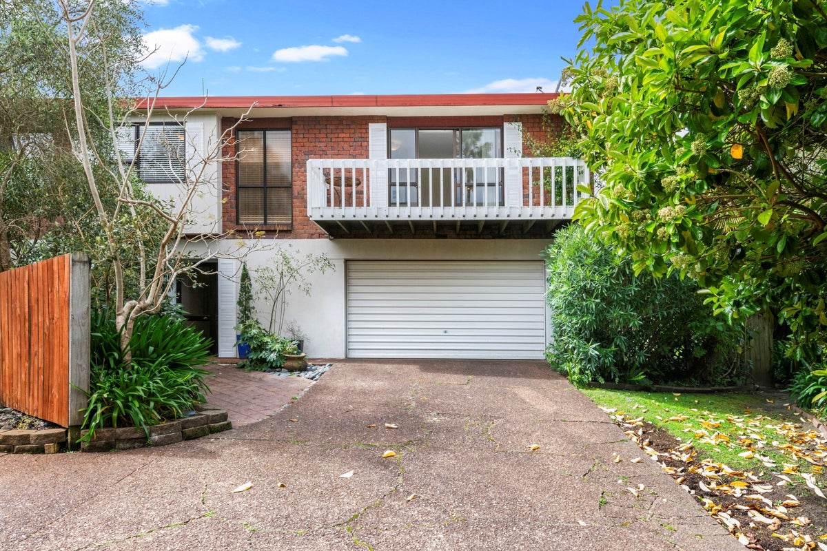 1/10 Ashcraig Court, Torbay, Auckland - Carousel 1
