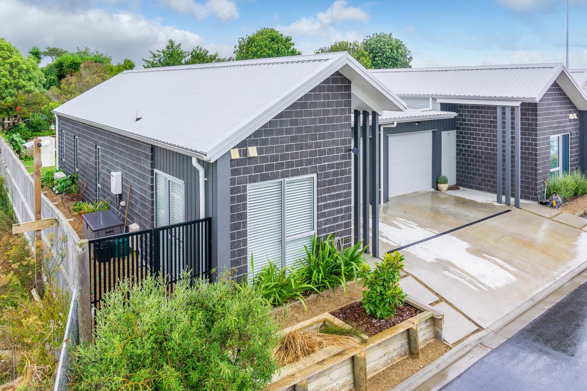25 Borman Road, Huntington, Hamilton - Carousel 20