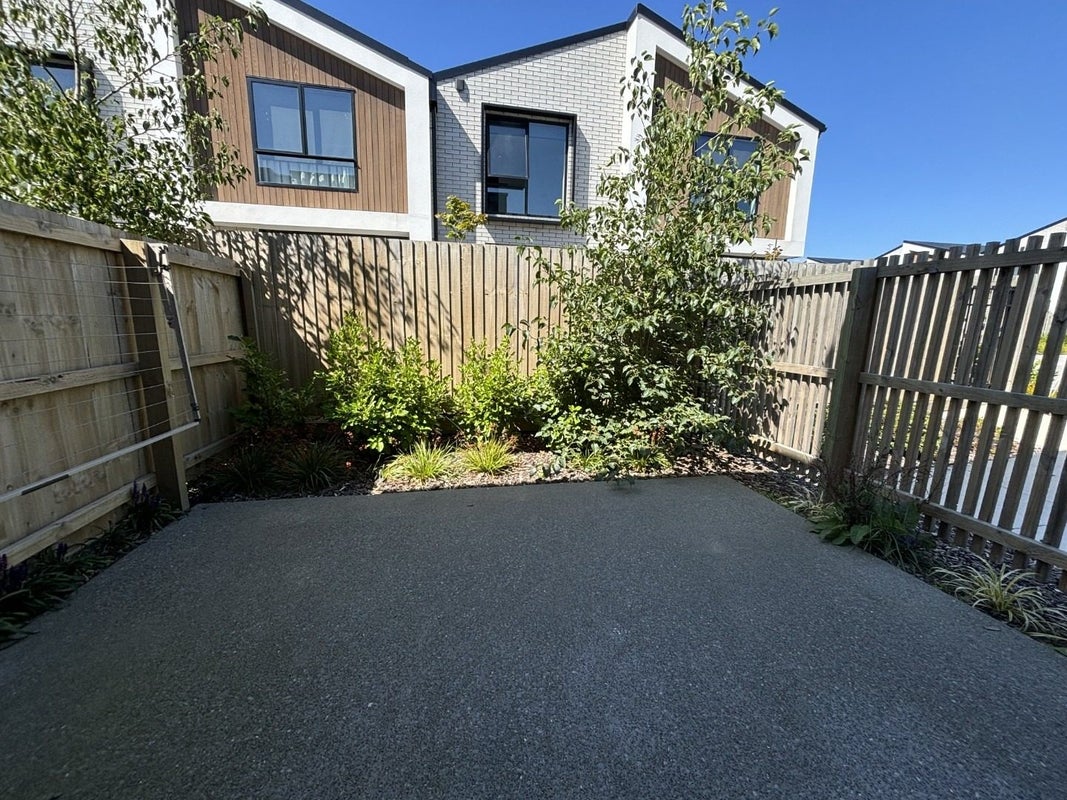 4/325 Lincoln Road, Addington, Christchurch - Carousel 8
