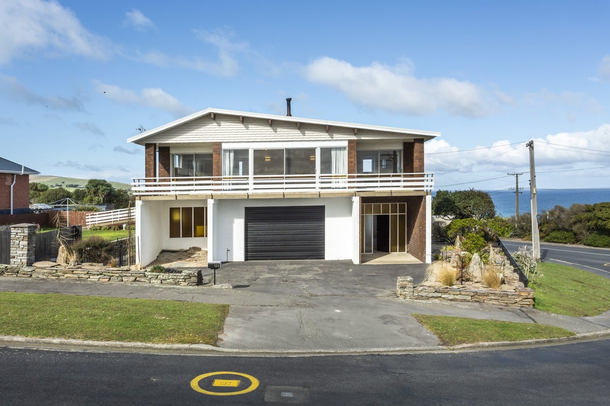 129 Tomahawk Road, Andersons Bay, Dunedin - Carousel 1