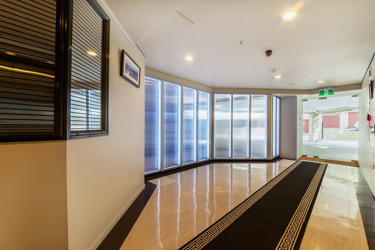 12A/6 Whitaker Place, Grafton, Auckland - Carousel 21