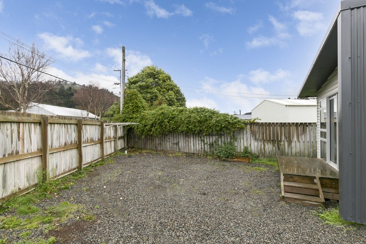 2/1 Hair Street, Wainuiomata, Lower Hutt - Carousel 11
