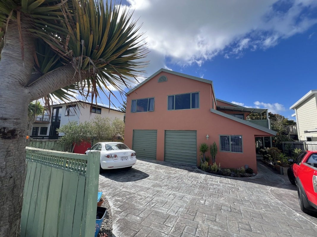 1361 Whangaparaoa Road, Army Bay, Whangaparaoa - Carousel 2