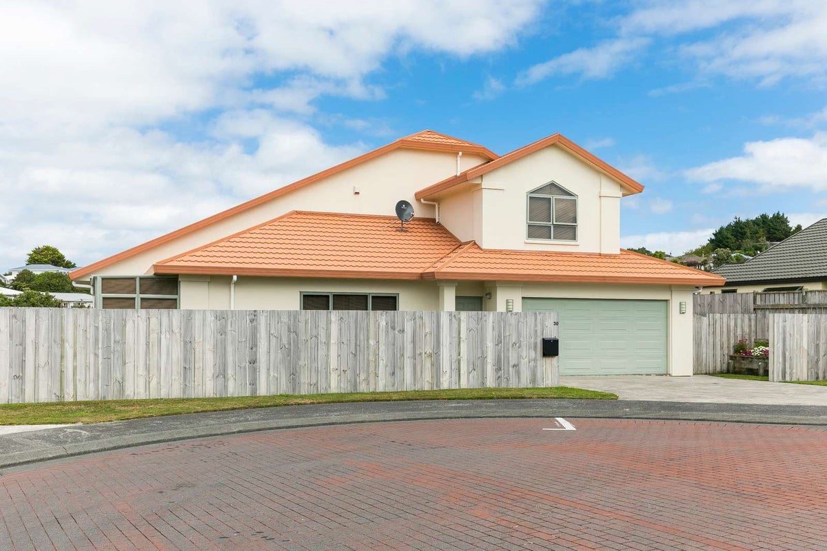 30 Ring Lane, Paparangi, Wellington - Carousel 1