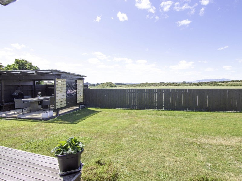 119 Pacific Drive, Fitzherbert, Palmerston North - Carousel 2