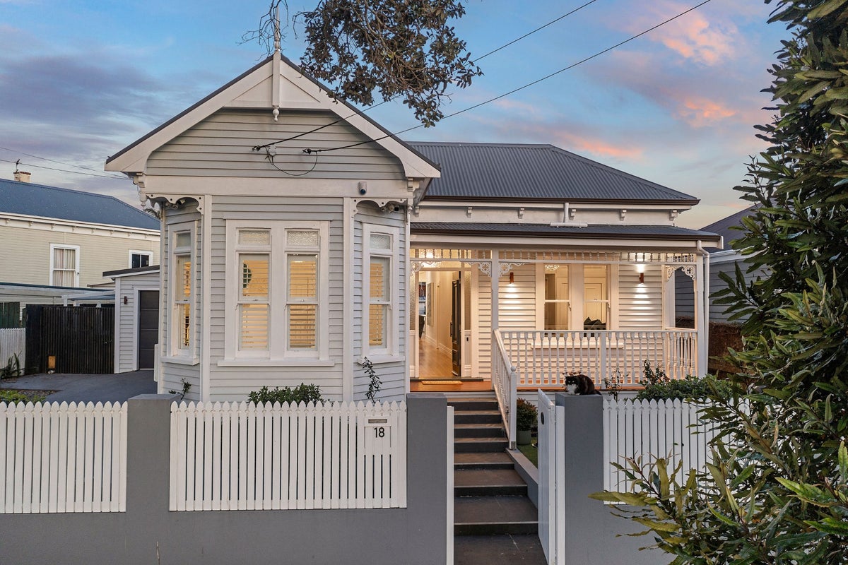 18 Kowhai Street, Mount Eden, Auckland - Carousel 27