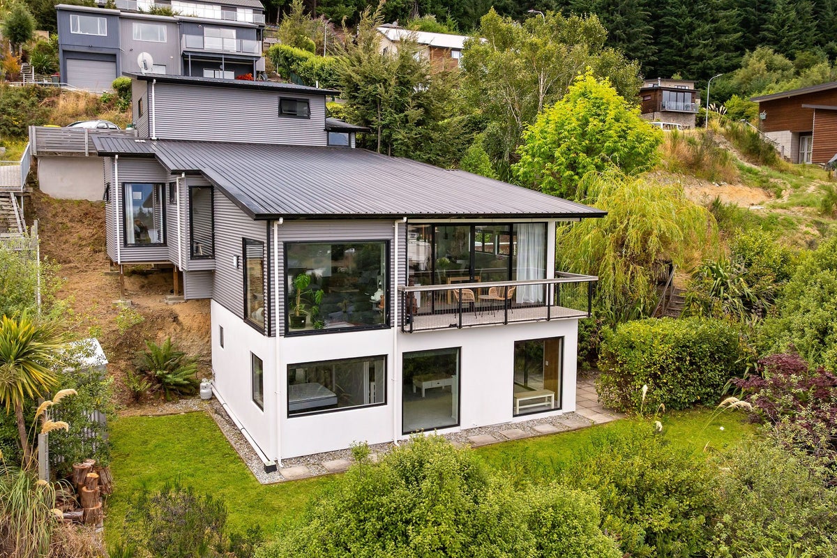 40 Dart Place, Fernhill, Queenstown - Carousel 1