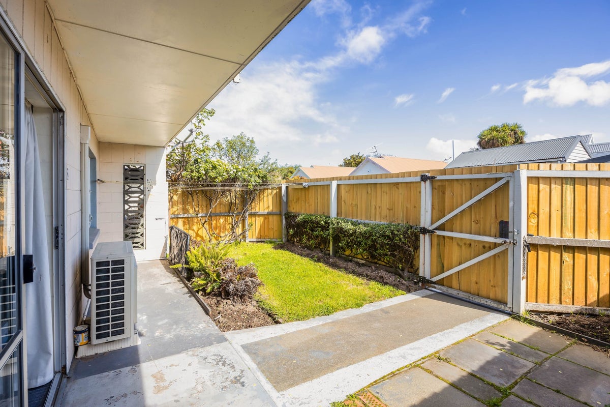 2/524 Armagh Street, Linwood, Christchurch - Carousel 2