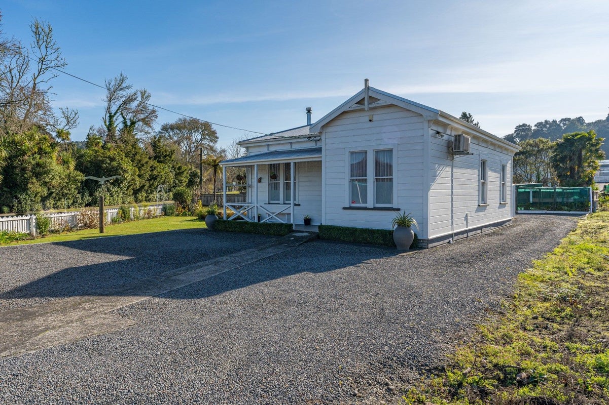 2 Miriama Street, Taumarunui - Carousel 18