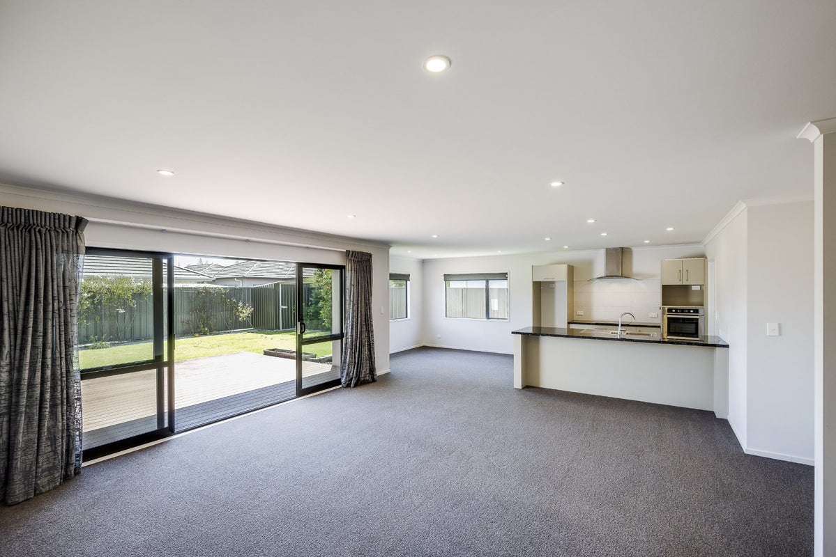 8 Waimakariri Drive, Awatoto, Napier - Carousel 2