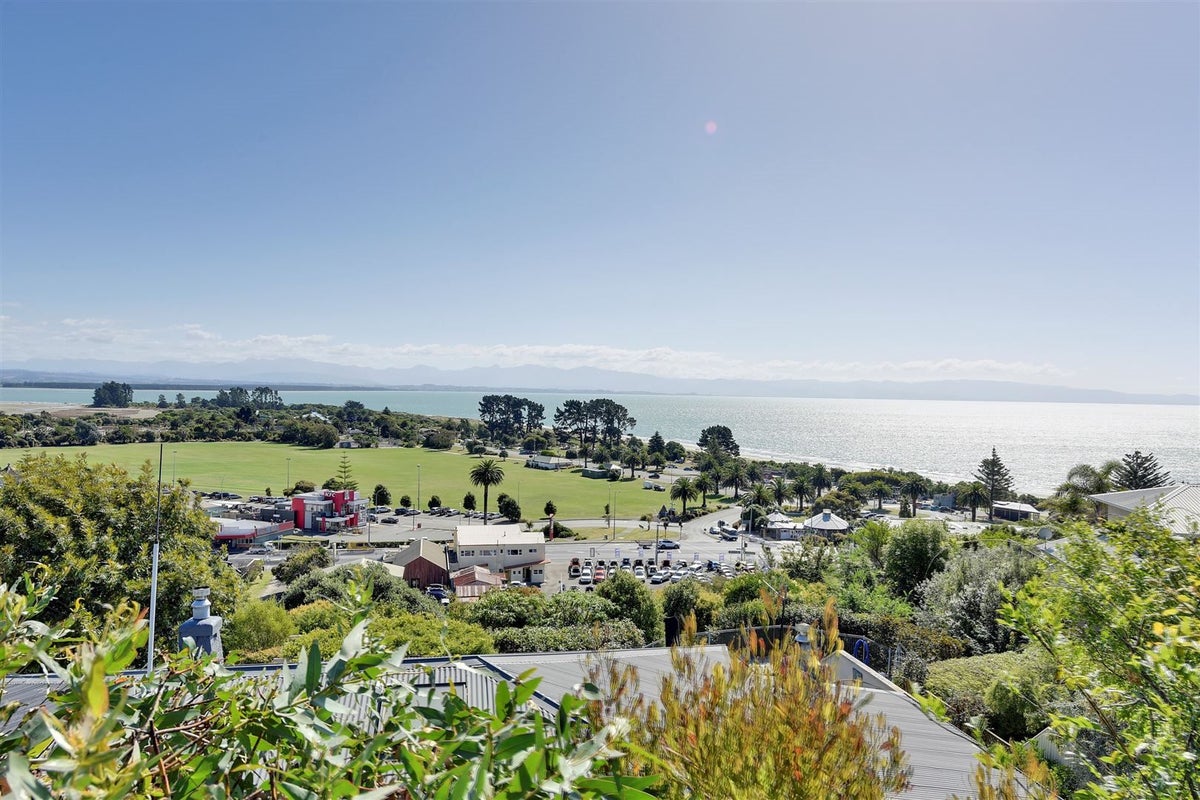 18 Champion Terrace, Moana, Nelson - Carousel 2
