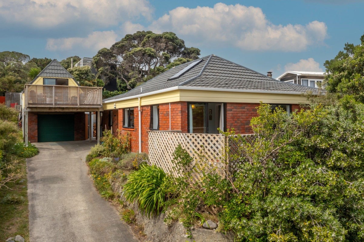 101 The Esplanade, Raumati South, Paraparaumu - Carousel 1
