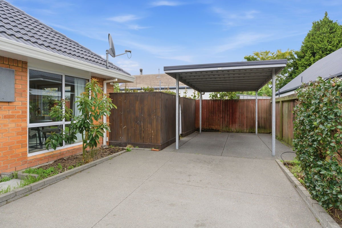 7 Broadfell Avenue, Avonhead, Christchurch - Carousel 2