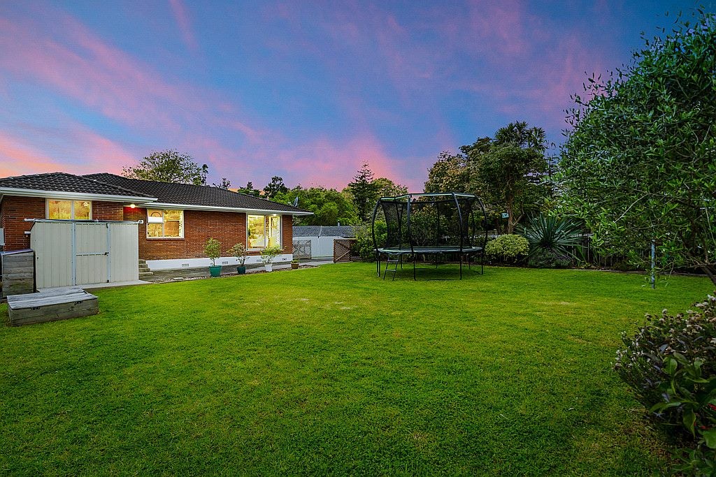 23 Lucinda Place, Glen Eden, Auckland - Carousel 2