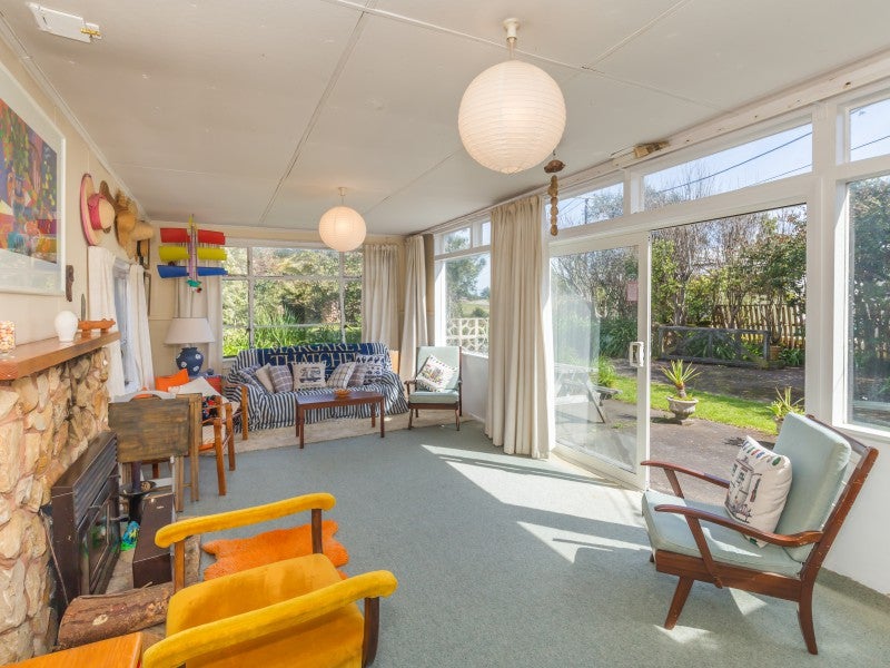 632 Waitarere Beach Road, Waitarere Beach, Levin - Carousel 2