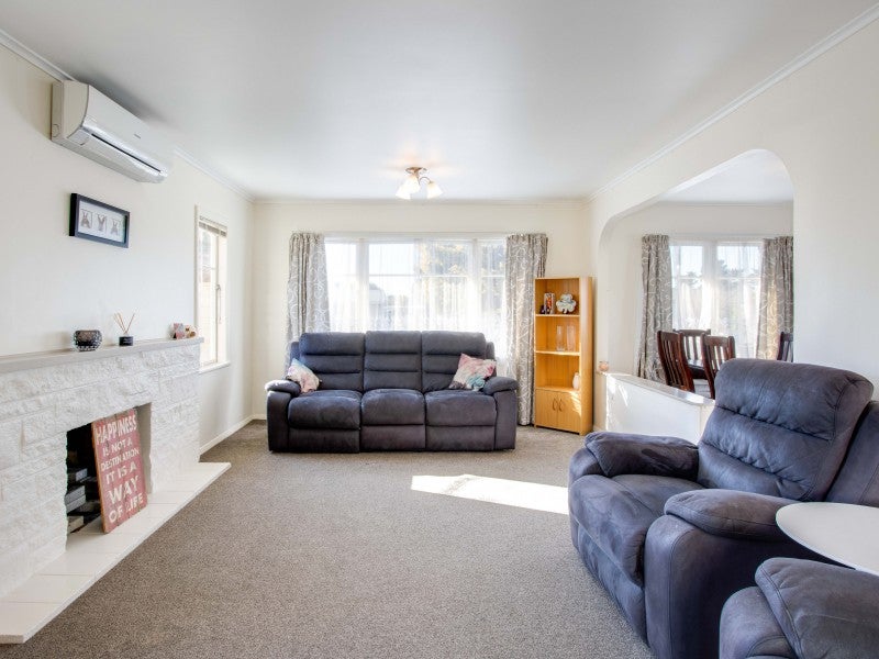 24 Trinity Crescent, Pirimai, Napier - Carousel 2