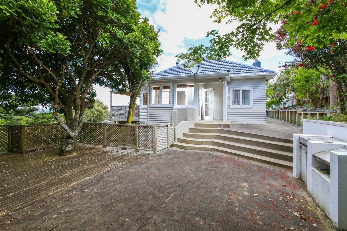 65 Woodlands Crescent, Browns Bay, Auckland - Carousel 2