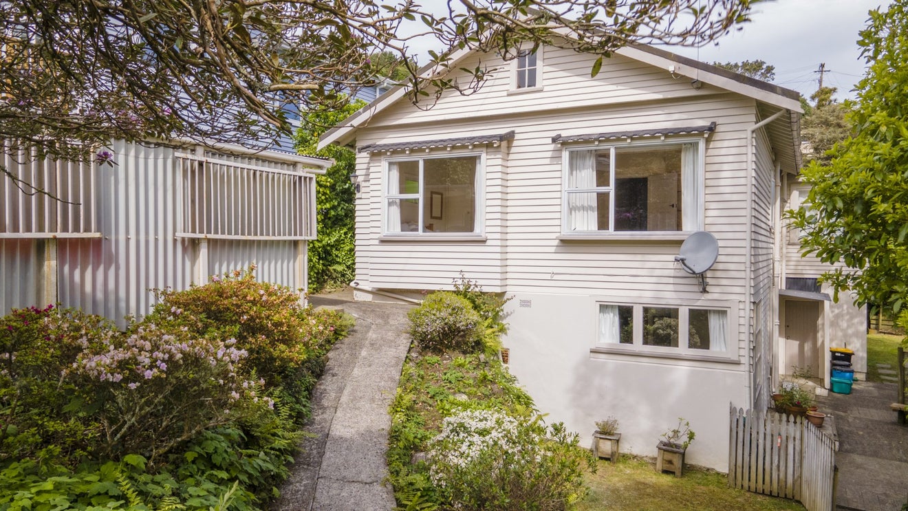 18 Omar Street, Khandallah, Wellington - Carousel 1
