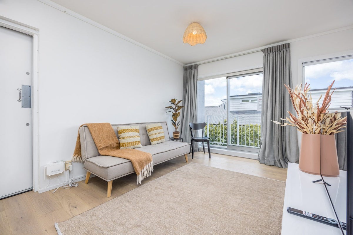 1H Caroline Street, Saint Marys Bay, Auckland - Carousel 2