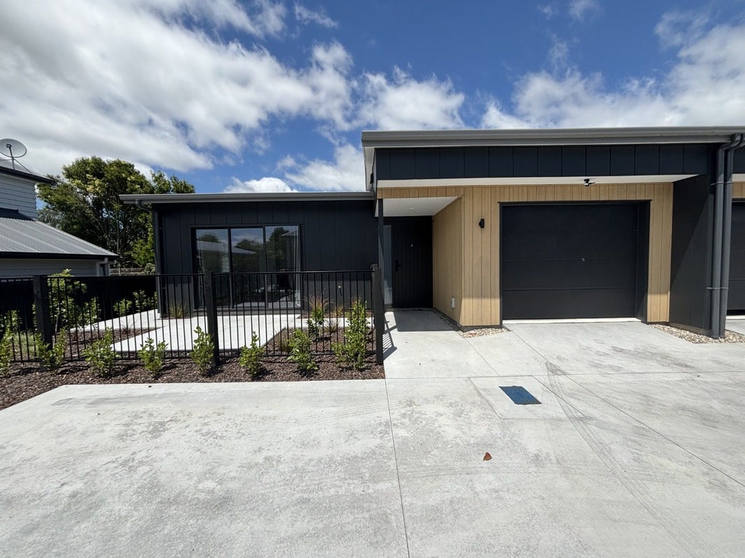 8 Fable Way, Leamington, Cambridge - Carousel 1