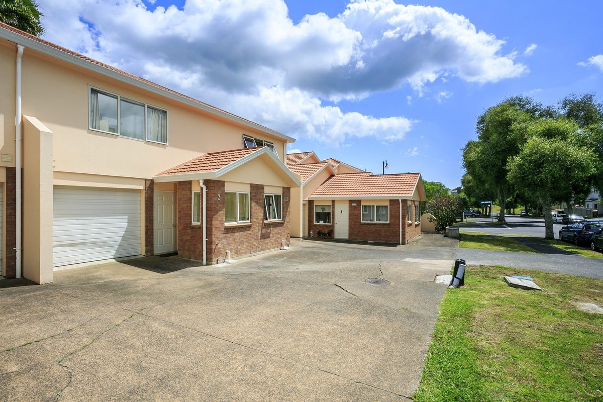 3/31 Fields Parade, Oteha, Auckland - Carousel 2