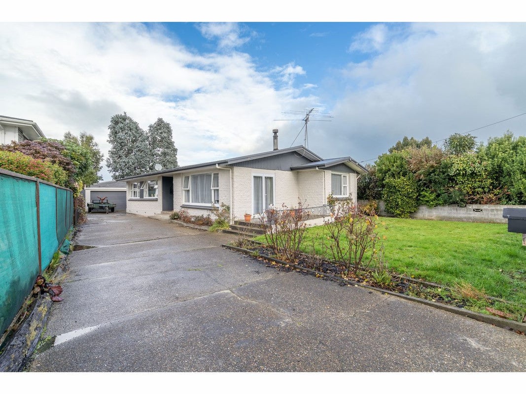 11 West Street, Hawthorndale, Invercargill - Carousel 1