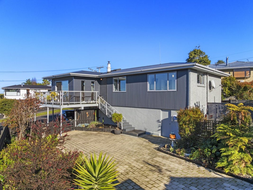 81 Gilkison Street, Halfway Bush, Dunedin - Carousel 1