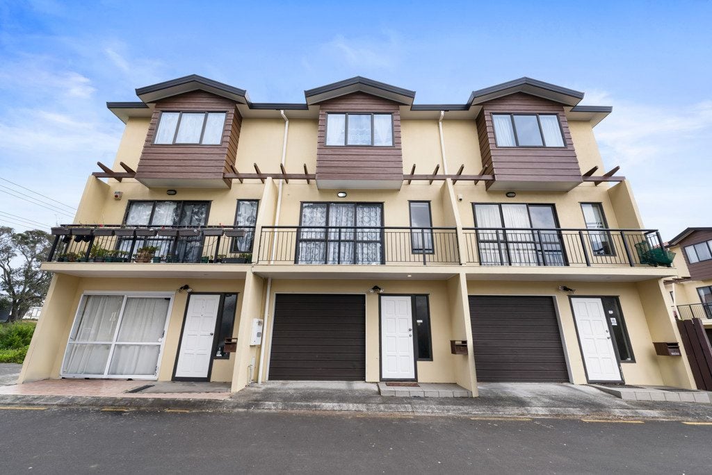 2/8 Margan Avenue, New Lynn, Auckland - Carousel 2