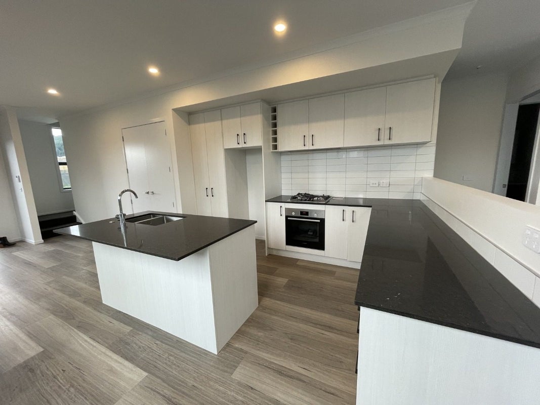 16 Hokioi Drive, Kenepuru, Porirua - Carousel 2