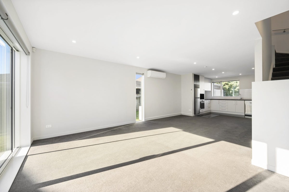 10/2 Stone St, Miramar, Wellington - Carousel 2