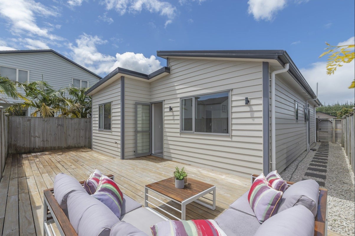 9 Survila Street, Takanini, Auckland - Carousel 1