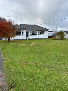 3 Robertson Street, Elderslea, Upper Hutt - Carousel 1