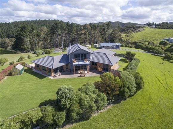 229 Sandford Road, Whangarei - Carousel 1