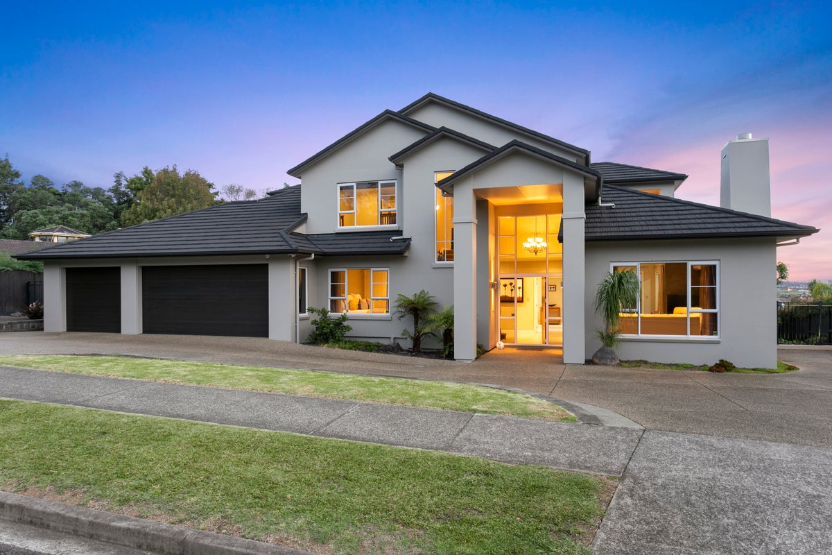 58 Gracechurch Drive, Flat Bush, Auckland - Carousel 1
