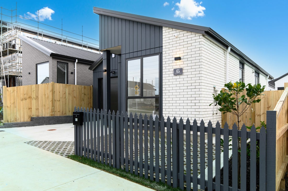 65 Horokaka Street, Massey, Auckland - Carousel 19