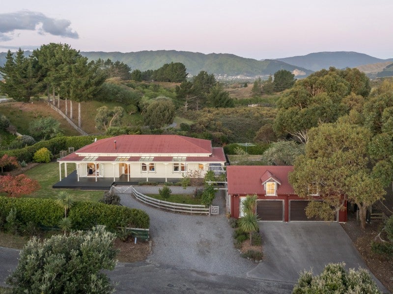 28 Flaxmere Street, Waikanae Beach, Waikanae - Carousel 2