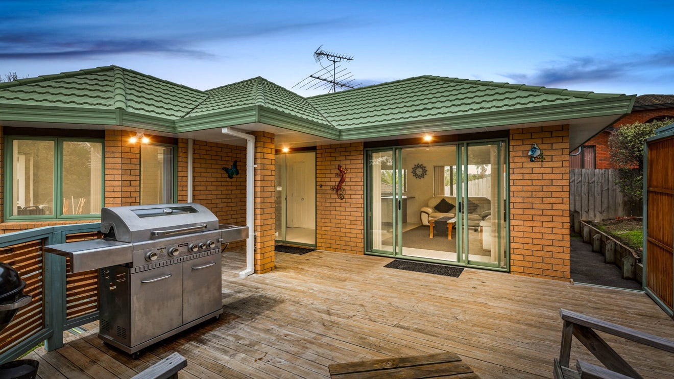 23 San Vito Place, Henderson, Auckland - Carousel 1