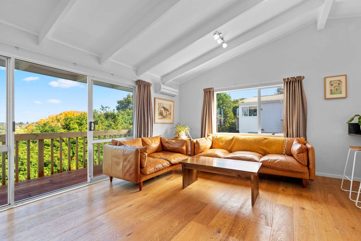 74A Mount Royal Avenue, Mount Albert, Auckland - Carousel 1