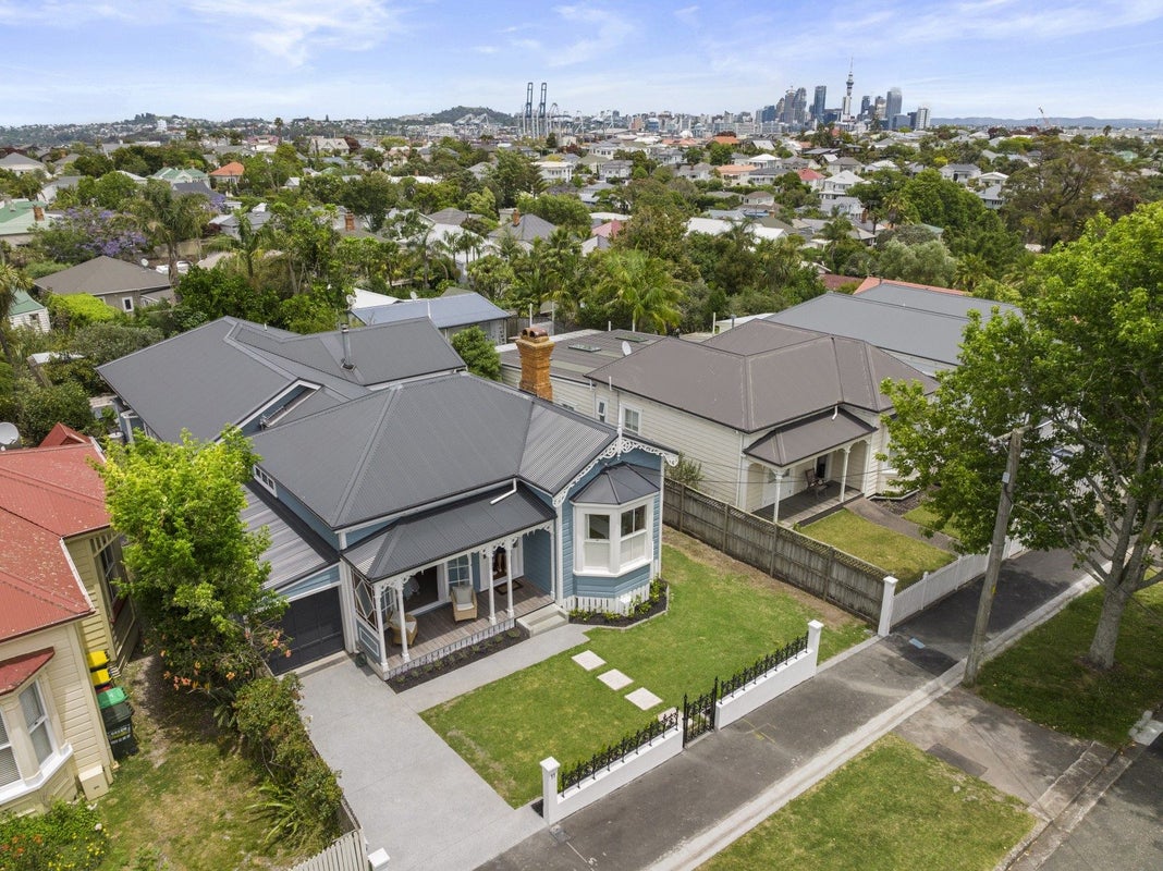 11 Ewen Alison Avenue, Devonport, Auckland - Carousel 2