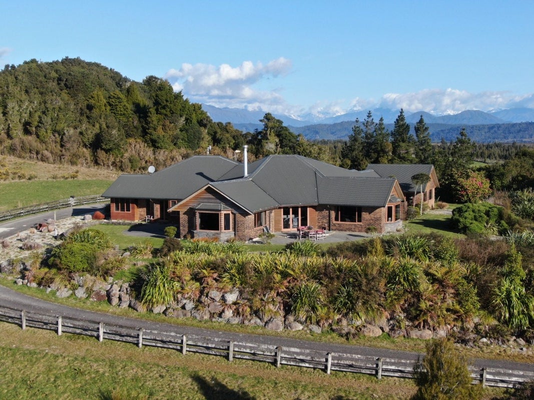 12 Ballarat Rise, Awatuna, Hokitika - Carousel 1