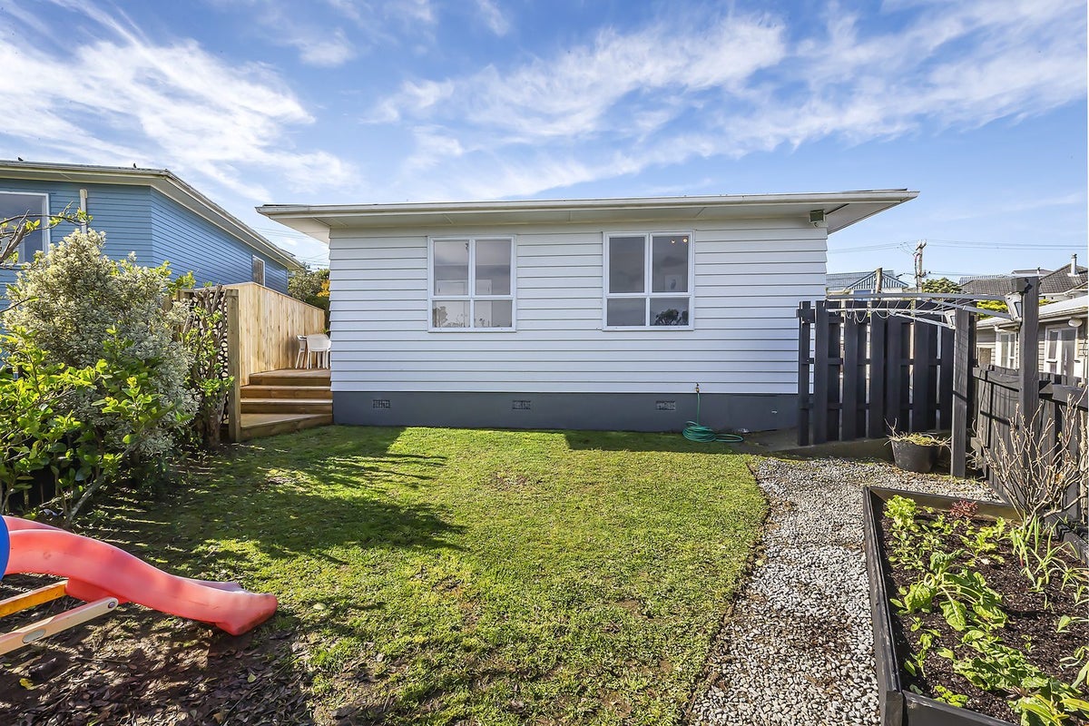 3 Baylands Drive, Newlands, Wellington - Carousel 22