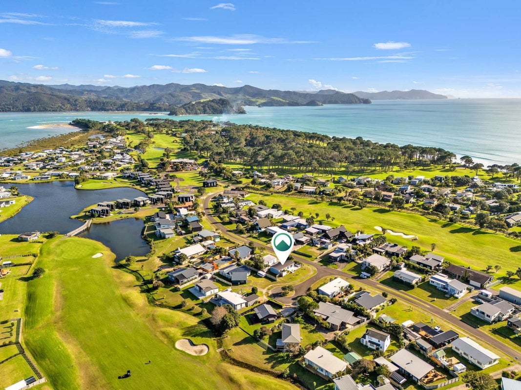 100 The Tee, Matarangi, Whitianga - Carousel 1